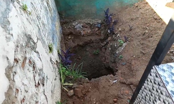 Buscadores de tesoros excavan túnel en el cementerio municipal buscando oro - OviedoPress