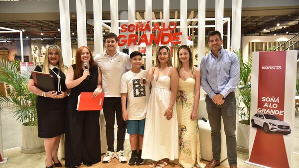 Sueñolar cumple sueños regalando un Mercedes-Benz 0km