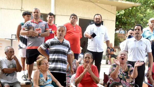 Conflictiva reunión entre vecinos del mirador Ita Pytã Punta y funcionarios municipales