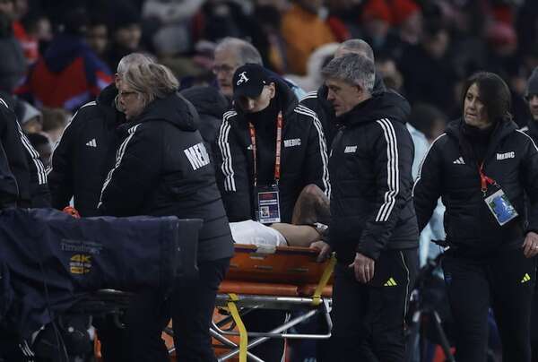 Gabriel Jesús sufre una lesión en el ligamento cruzado de la rodilla izquierda - Fútbol Internacional - ABC Color