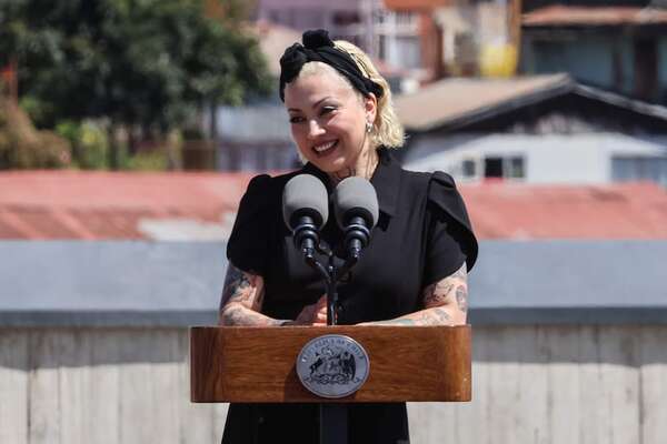 Mon Laferte, embajadora cultural de Valparaíso - Música - ABC Color
