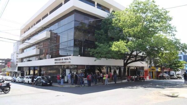 Ministerio de Trabajo asegura que no existe intención de eliminar el salario mínimo - Noticiero Paraguay