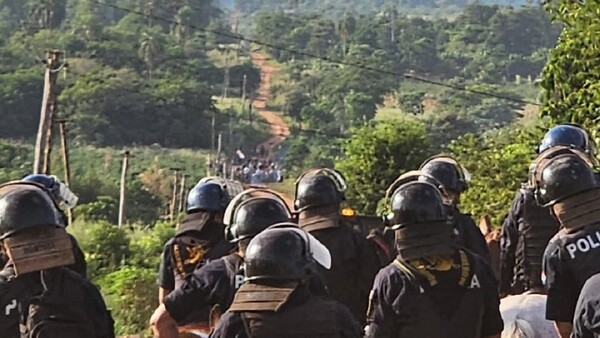 Desalojan a supuestos sintierras de una propiedad en Jasy Kañy