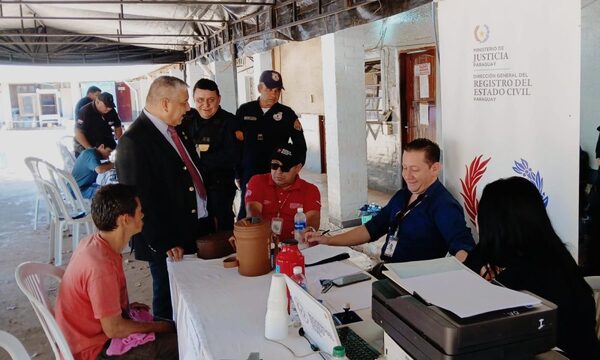 100 internos accedieron por primera vez a documentos de identidad en la cárcel de CDE