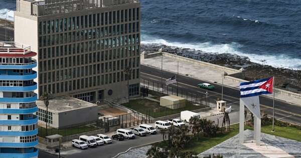 La Nación / Joe Biden saca a Cuba de la lista de terrorismo