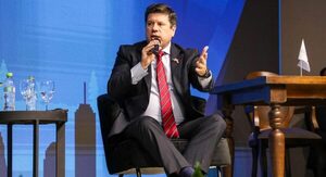 La empresa que no es formal no logra ser competitiva, afirma ministro de Industria