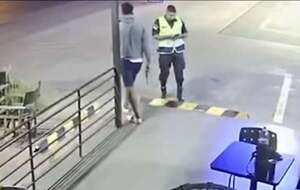 Policía “exprés” intimidado por asaltante tenía arma, pero no la usó - Policiales - ABC Color