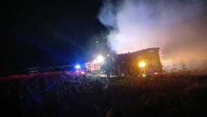 Fuego arrasa con un depósito en Minga Guazú - ADN Digital