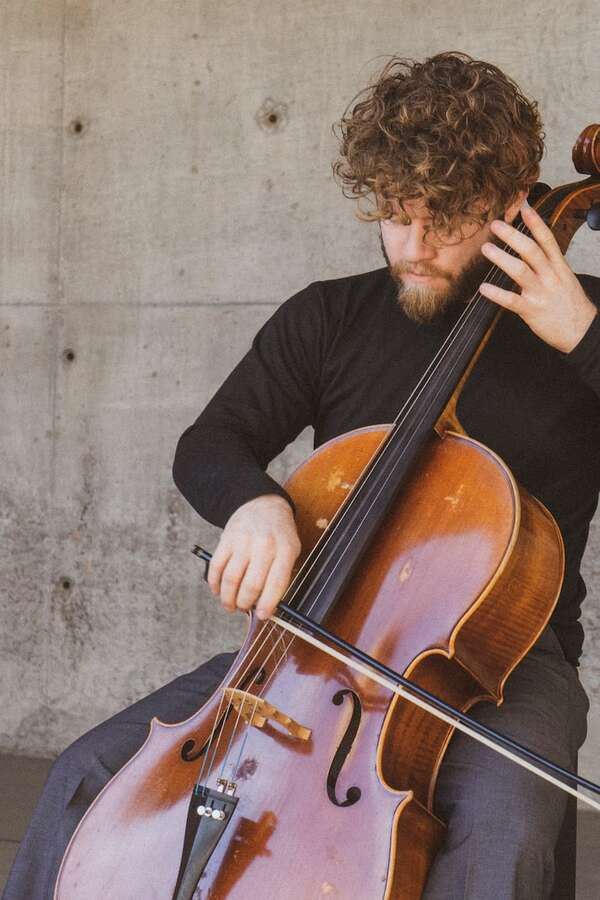 Gabriel Cáceres conforma una orquesta de violonchelos para “Ahata Ajú 2.0″ - Música - ABC Color