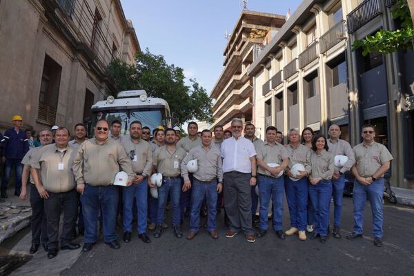 ANDE inici贸 la segunda fase del cableado subterr谩neo en la calle Palma