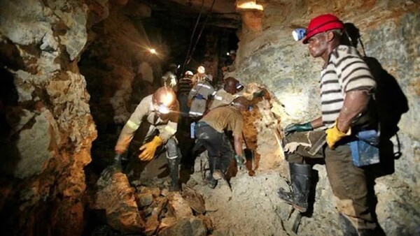 Recuperados 60 cadáveres de mineros irregulares atrapados en el noreste de Sudáfrica