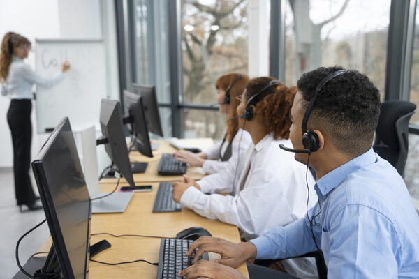 Paraguay está en una posición favorable para seguir expandiendo su sector de contact center y BPO en la región - MarketData
