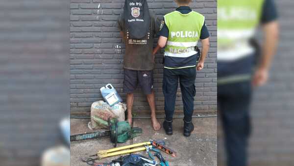 Sorprendieron a un joven hurtando en un local en Capitán Miranda