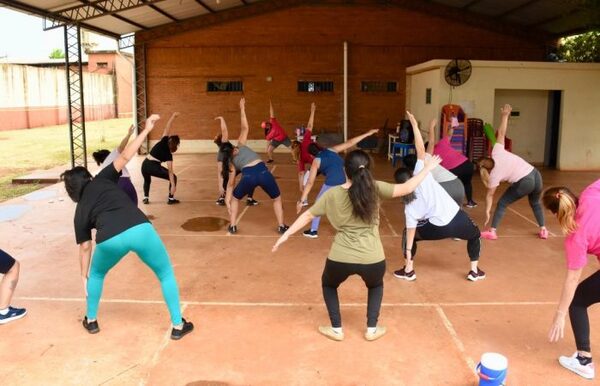 Internas del Cereso practican zumba con el objetivo de mejorar la salud física y mental