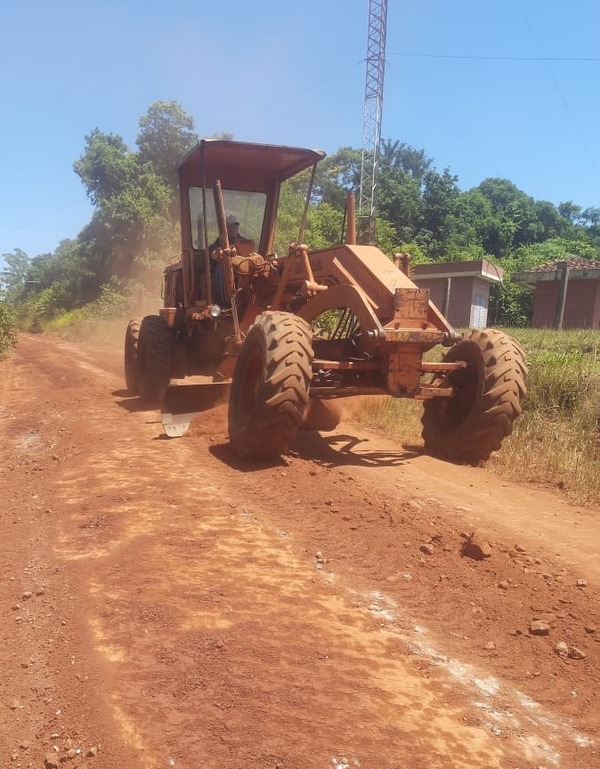 Unos 60 kilómetros de caminos vecinales reparados en Itapúa - 1000 Noticias