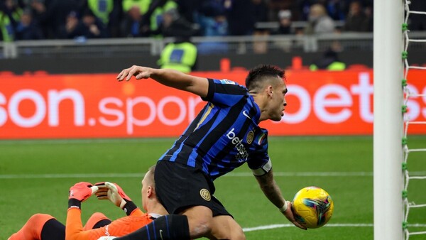 El Inter deja escapar el liderato ante el Bolonia