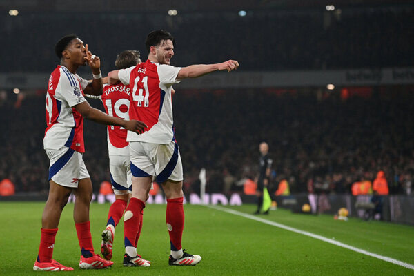 Versus / Arsenal gana el derbi ante Tottenham y recorta distancia con el Liverpool