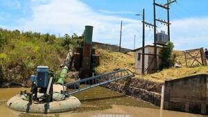 Mades fiscaliza arroceras por bombeo del río Tebicuary ante situación crítica de la cuenca