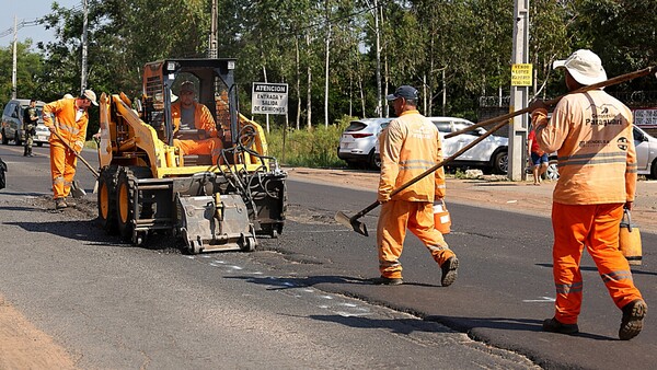 Empiezan obras de bacheo en el calamitoso tramo de la ruta PY01