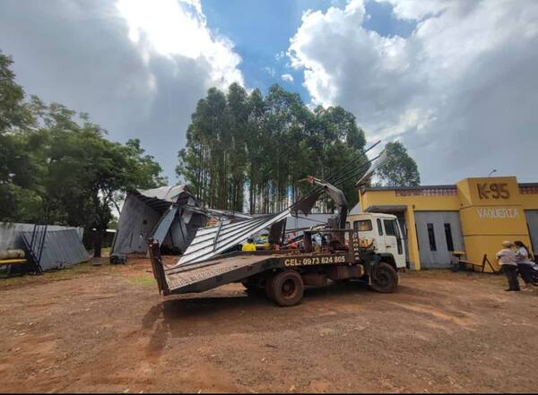 Tormenta causa destrozos en cuartel de bomberos de Vaquería - 1000 Noticias