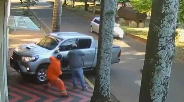 Asalto a cambista en Encarnación: imputan a policía cuya arma fue usada en el hecho