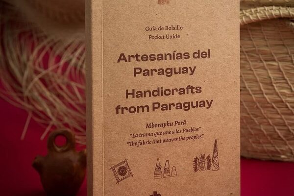 Disponible la guía de bolsillo “Artesanías del Paraguay”