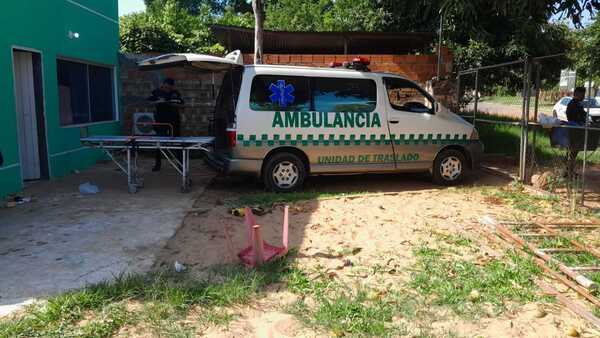 Le puso toalla por la cara mientras la mataba a golpes
