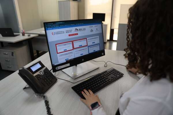 Becas del Gobierno: hay casi 18 mil postulantes habilitados y estas son las sedes de las pruebas - Nacionales - ABC Color