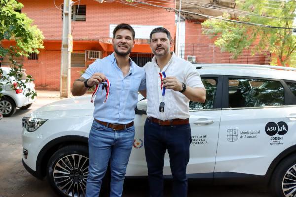 MINNA y Municipalidad de Asunción entrega insumos y vehículos para mejorar la atención en la CODENI