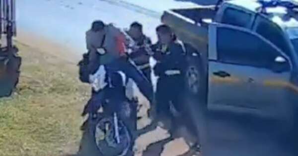La Nación / Abren sumario contra agentes de tránsito por agredir a motociclista en Capiatá