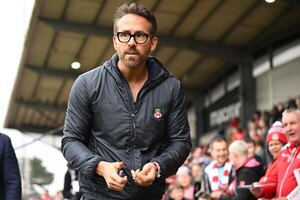 Versus / El grupo inversor de Ryan Reynolds compra un club de fútbol en Colombia