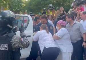 Video: ¡mirá cómo recibieron en el hospital a la bebé que había sido robada! - Nacionales - ABC Color