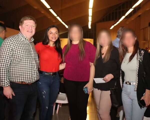 Dos funcionarios presos por casos graves siguen en filas de Diputados - Política - ABC Color