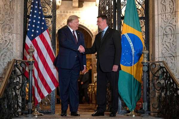 Justicia de Brasil niega pedido de Bolsonaro para viajar a asunción de Trump  - Mundo - ABC Color