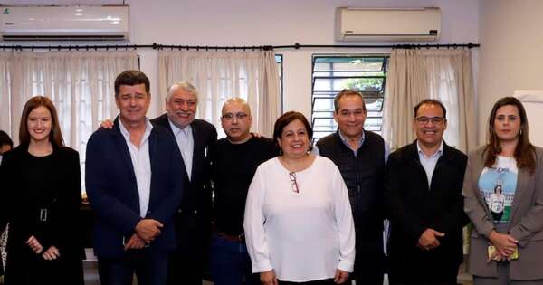 La Nación / Oposición sigue inmersa en una “espera mesiánica”