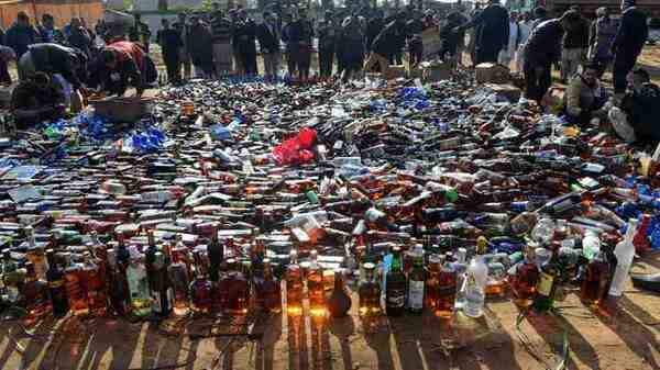 Casi 100 muertos por alcohol adulterado en dos meses en Turquía - 1000 Noticias