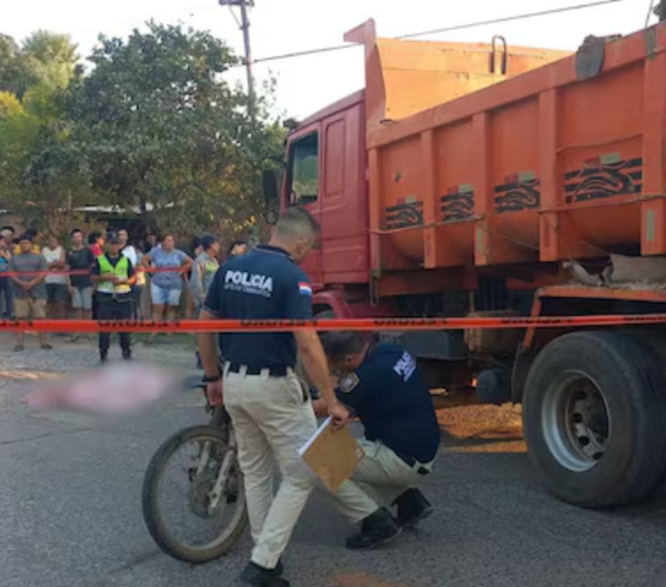 Motociclista fallece tras ser atropellado por un camión en Villeta