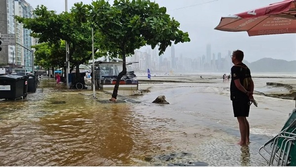 Inundaciones históricas paralizan Florianópolis: Declaran estado de emergencia