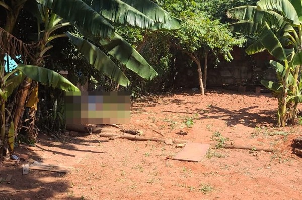 Mujer es asesinada a machetazos en Ñemby - 1000 Noticias
