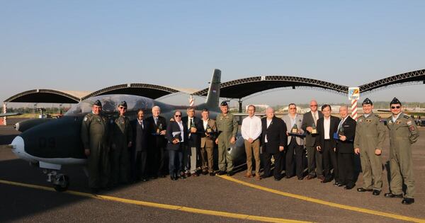 La Nación / Grupo Aerotáctico celebra 45 años con flota 100 % disponible