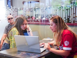 La UNAE ofrece 50% de descuento en matrícula para inscripciones 2025