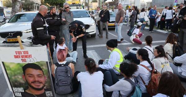 Diario HOY | Israelíes no saben si prepararse para un entierro o una celebración