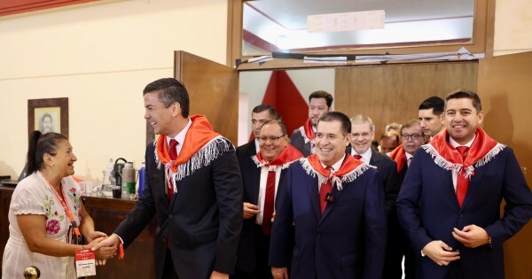 Preocupados por el malestar social, dirigentes colorados ultiman una marcha contra Cartes, Peña y Alliana