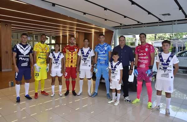 Las nuevas casacas de Ameliano fueron exhibidas - Fútbol - ABC Color