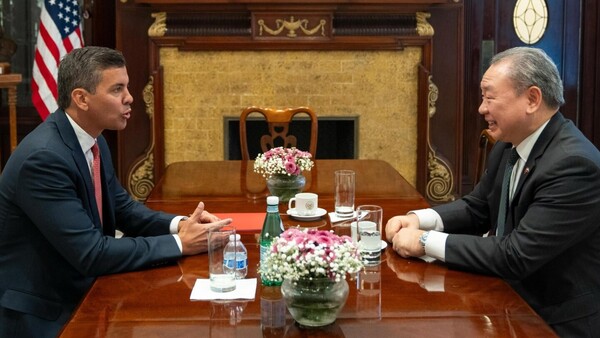 Peña viaja hasta Estados Unidos y se reúne con embajador de Taiwán