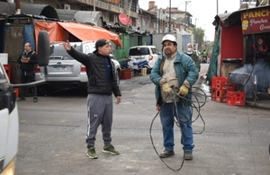 ANDE busca regularizar conexiones y ofrecer facilidades en el Mercado N° 4