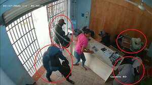 Video: asalto a casa de cambios sacude la tranquilidad de Alberdi - Policiales - ABC Color