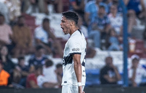 El golazo de Alex Franco en la Serie Río de la Plata