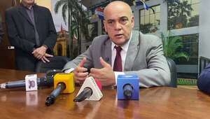 Bachi dice que no hacía falta que Orlando Penner pidiera permiso por ausencias de casi tres meses - Política - ABC Color