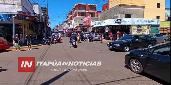 INTENSO FLUJO VEHICULAR POR EL PUENTE SAN ROQUE IMPULSA EL COMERCIO EN ENCARNACIÓN - Itapúa Noticias